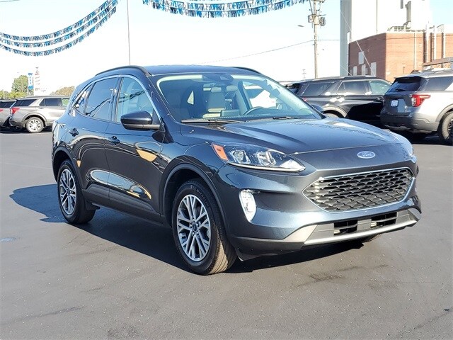 2022 Ford Escape SEL photo 2