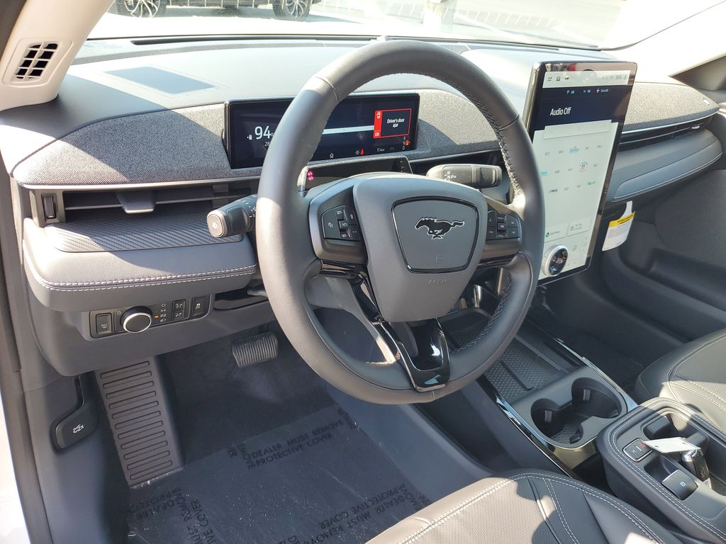 2025 Ford Mustang Mach-E Premium - Photo 13