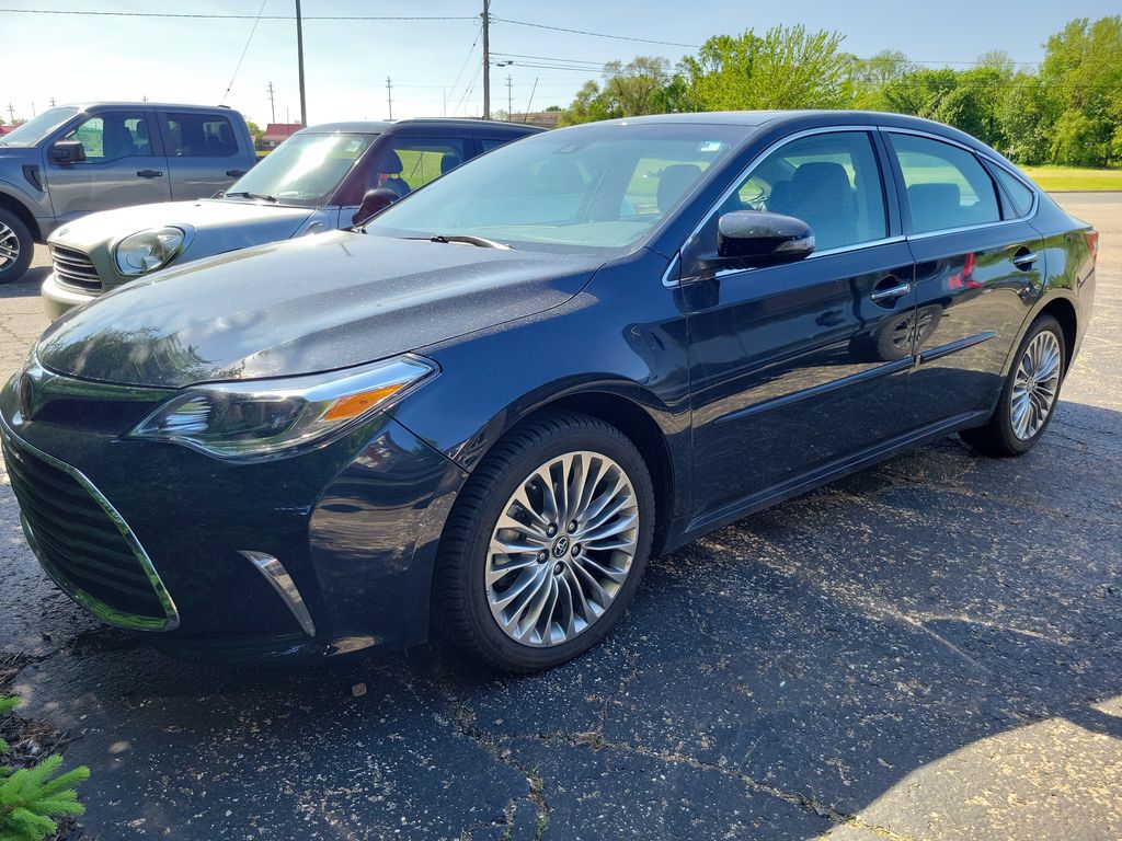 2018 Toyota Avalon XLE Premium's photo