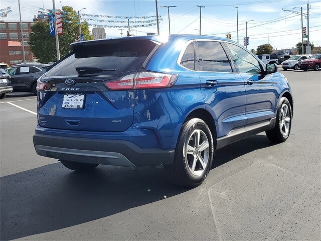 2022 Ford Edge SEL photo 3