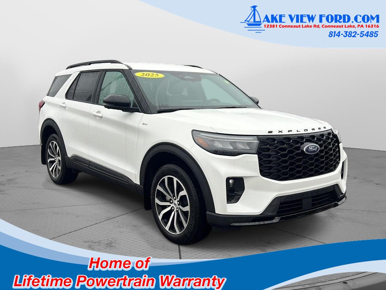 2025 Ford Explorer ST-LINE's photo