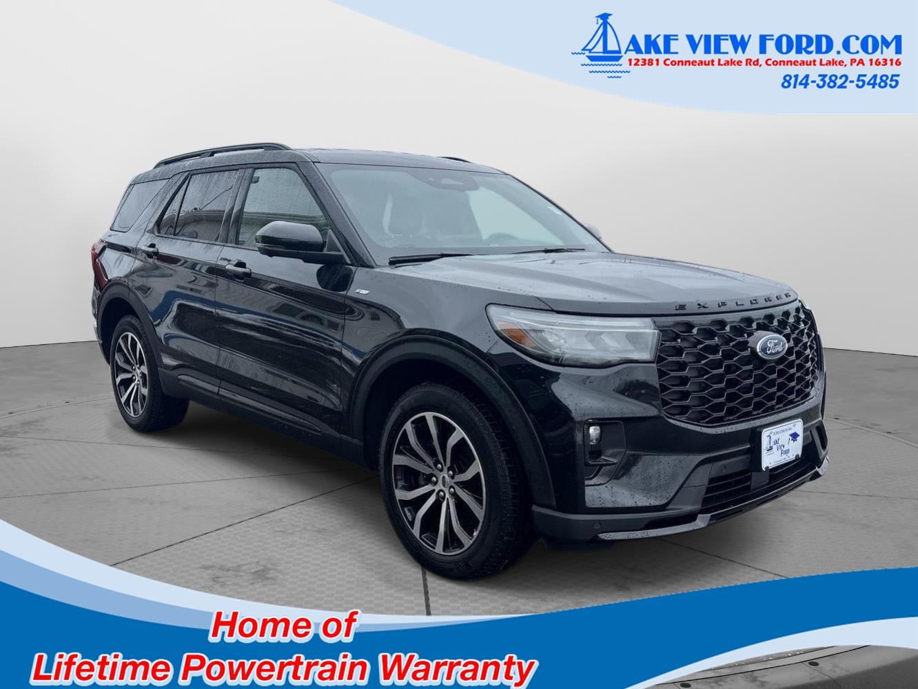 2025 Ford Explorer ST-LINE's photo