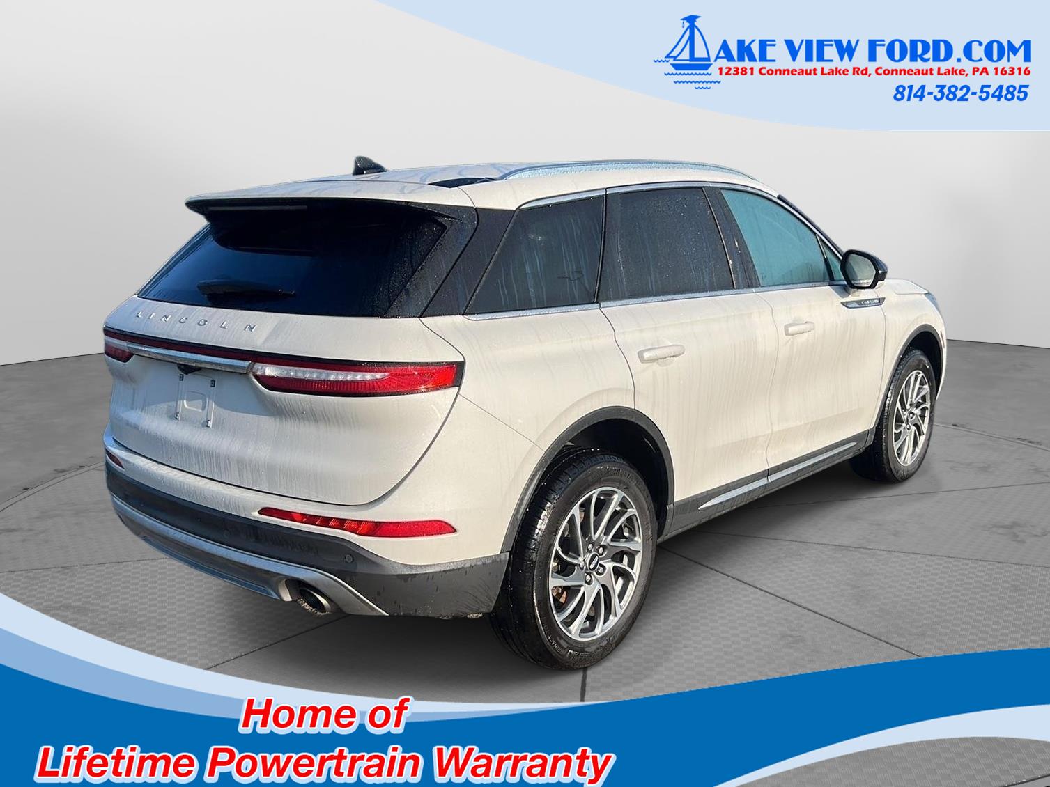 2022 Lincoln Corsair Standard photo 4
