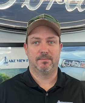 Staff member Kevin Maynard from ID_1a41df5fd097