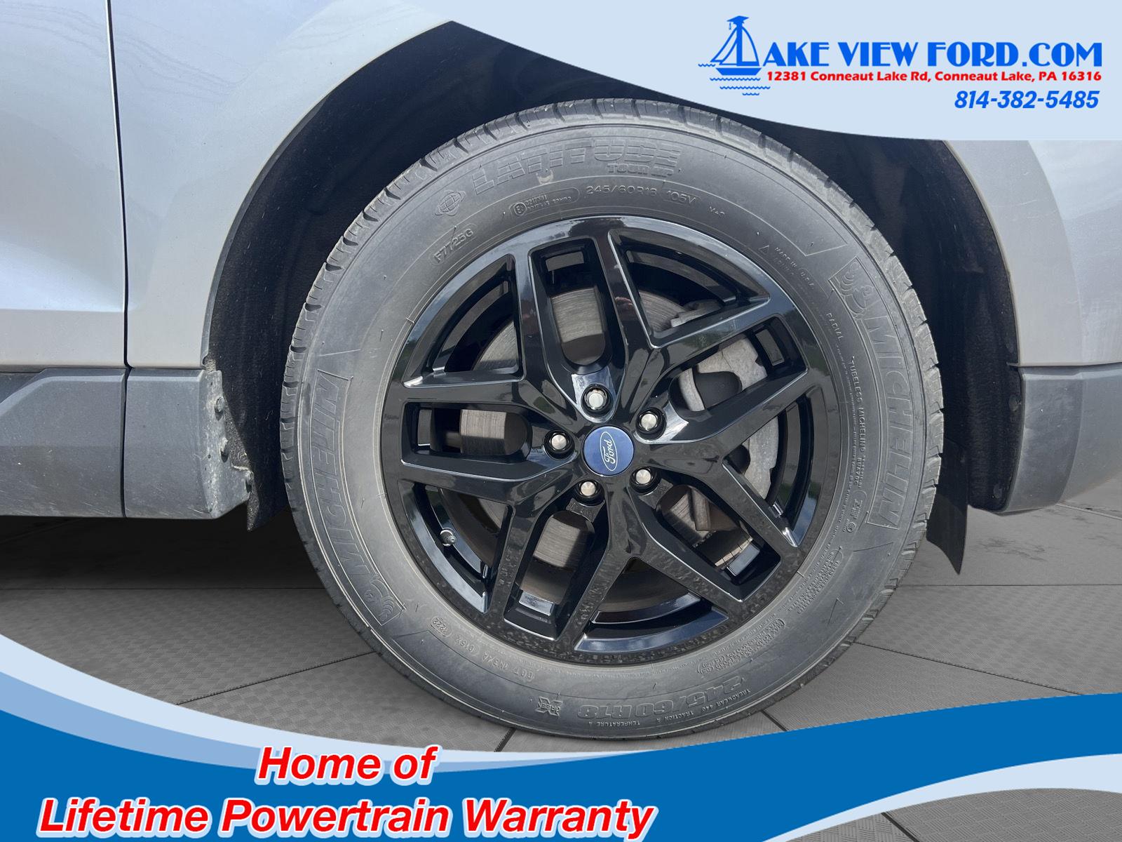 2022 Ford Edge SEL photo 2