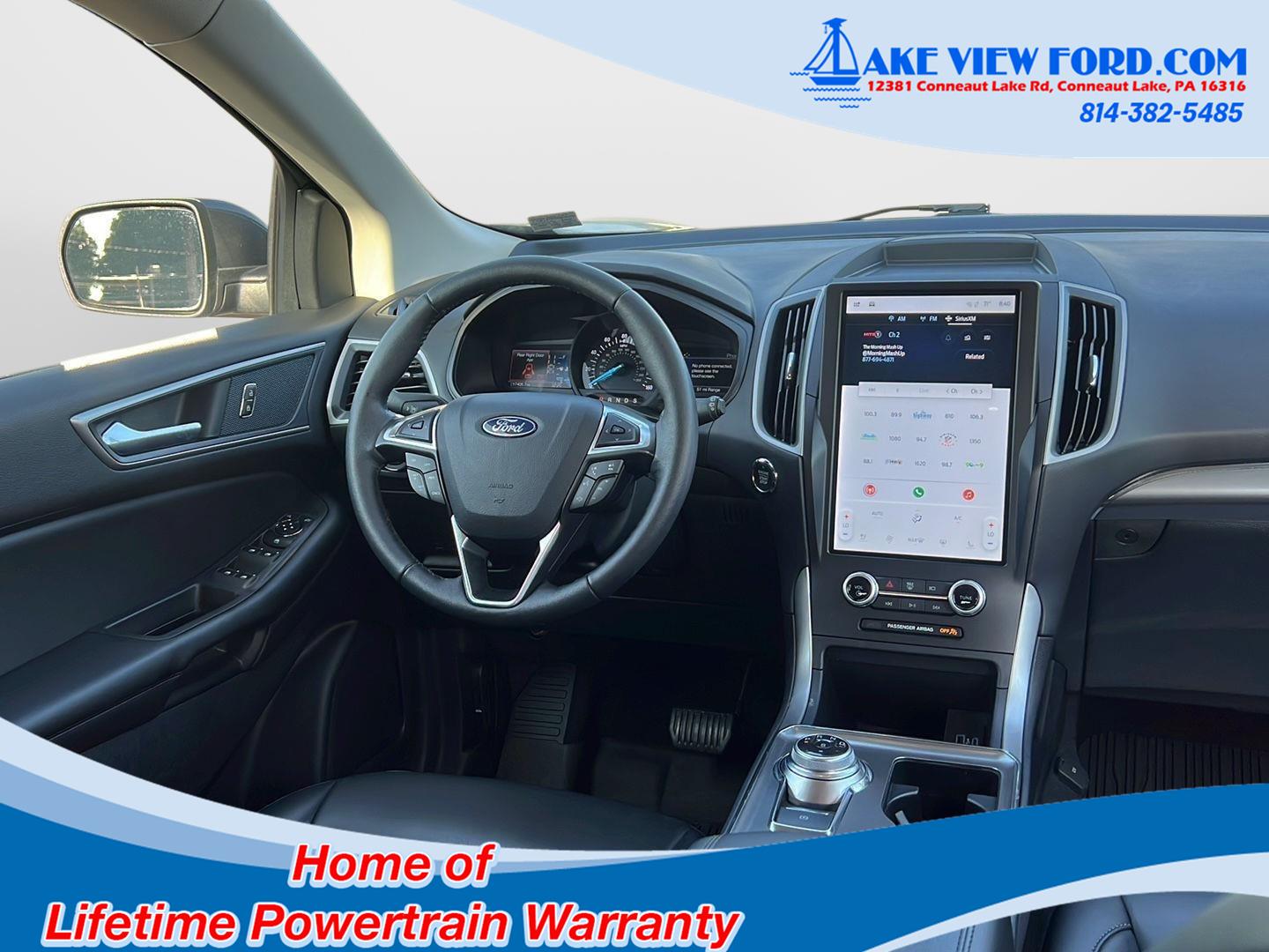 2022 Ford Edge SEL photo 2