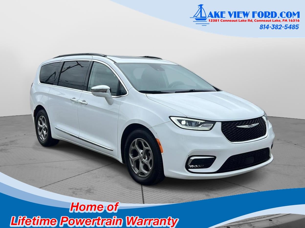 2022 Chrysler Pacifica Limited's photo