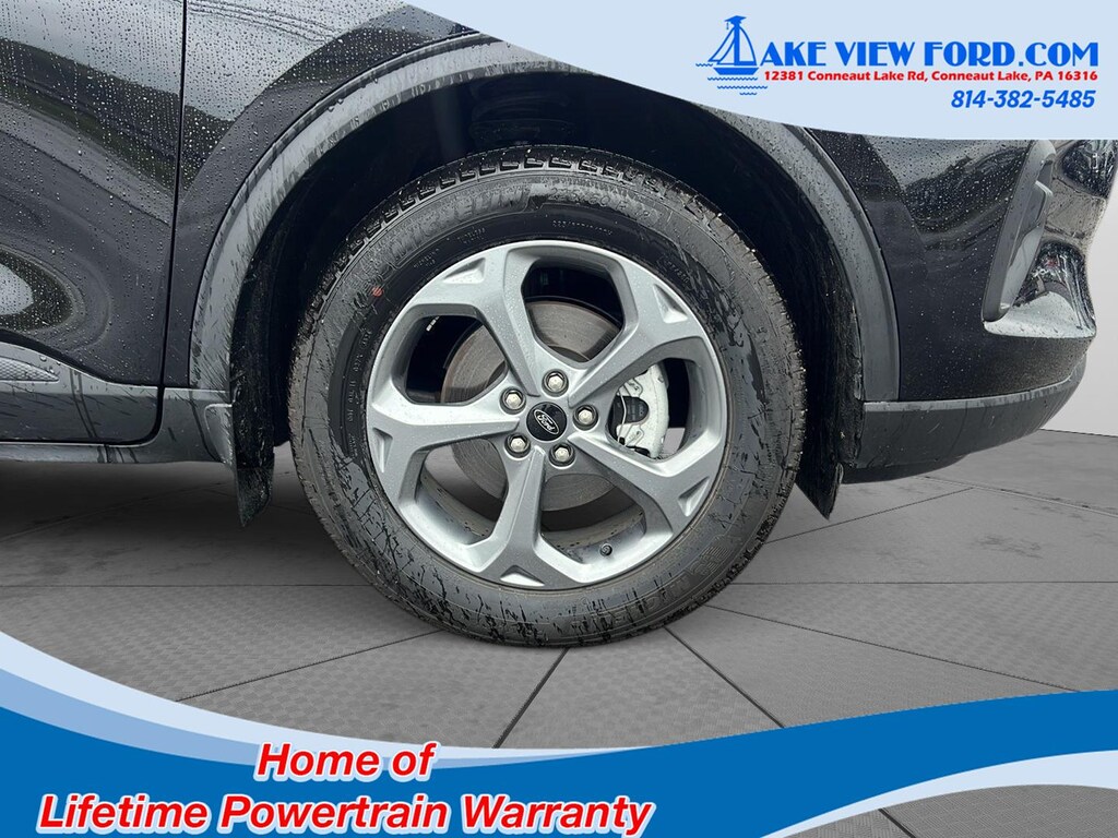 2025 Ford Escape ST-Line photo 2
