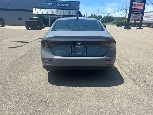2025 Honda Accord SE - Photo 6
