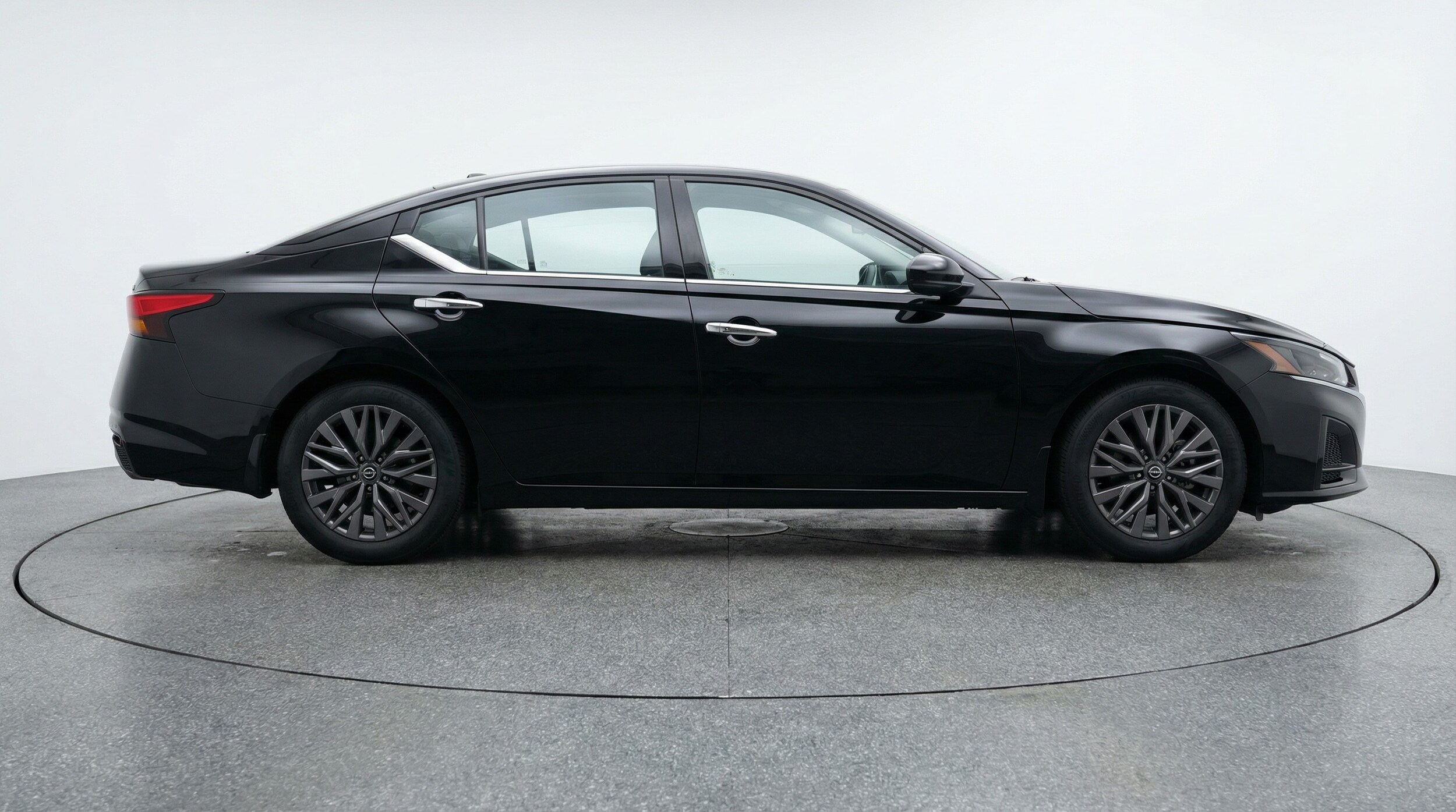 Thumbnail: 2025 Nissan Altima - 8