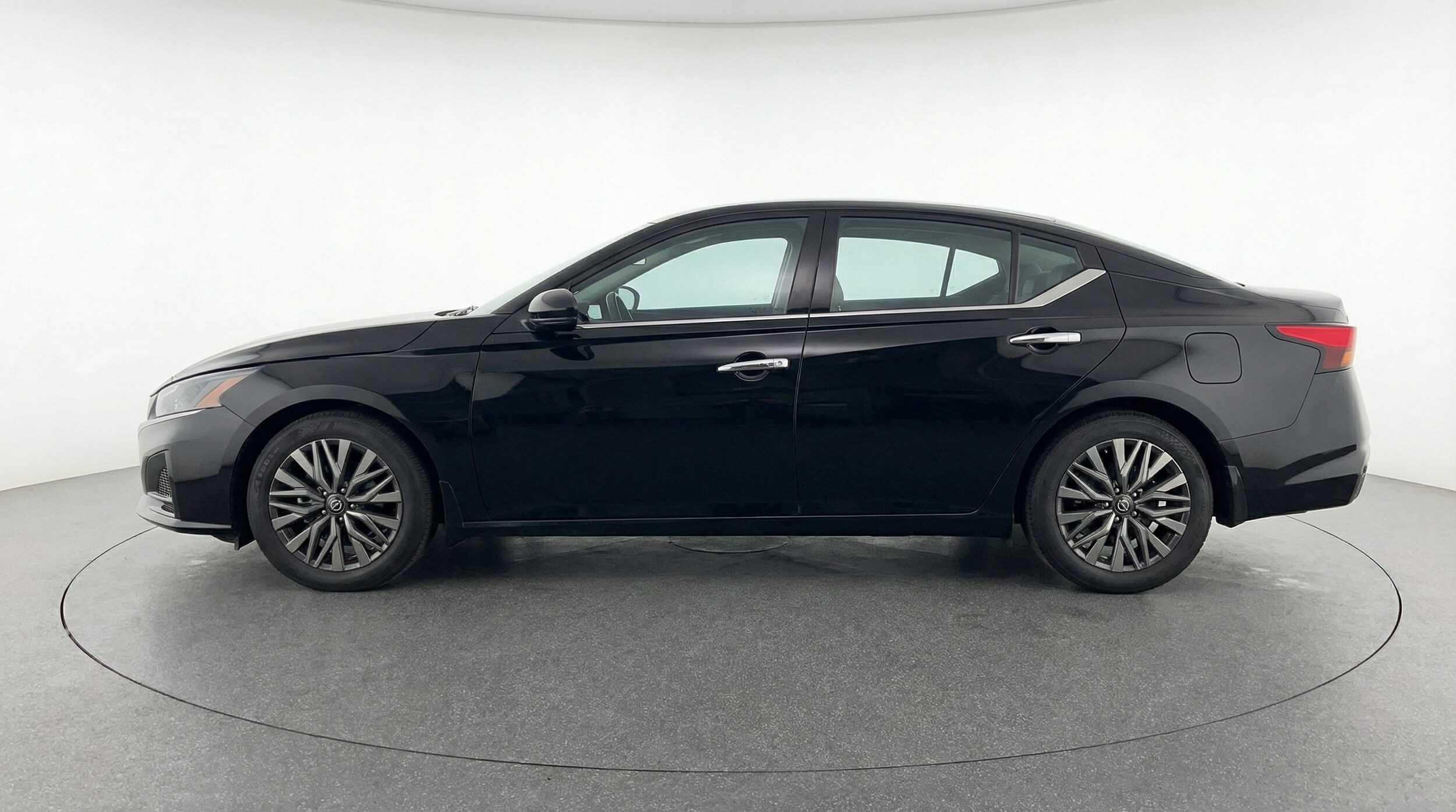 Thumbnail: 2025 Nissan Altima - 4