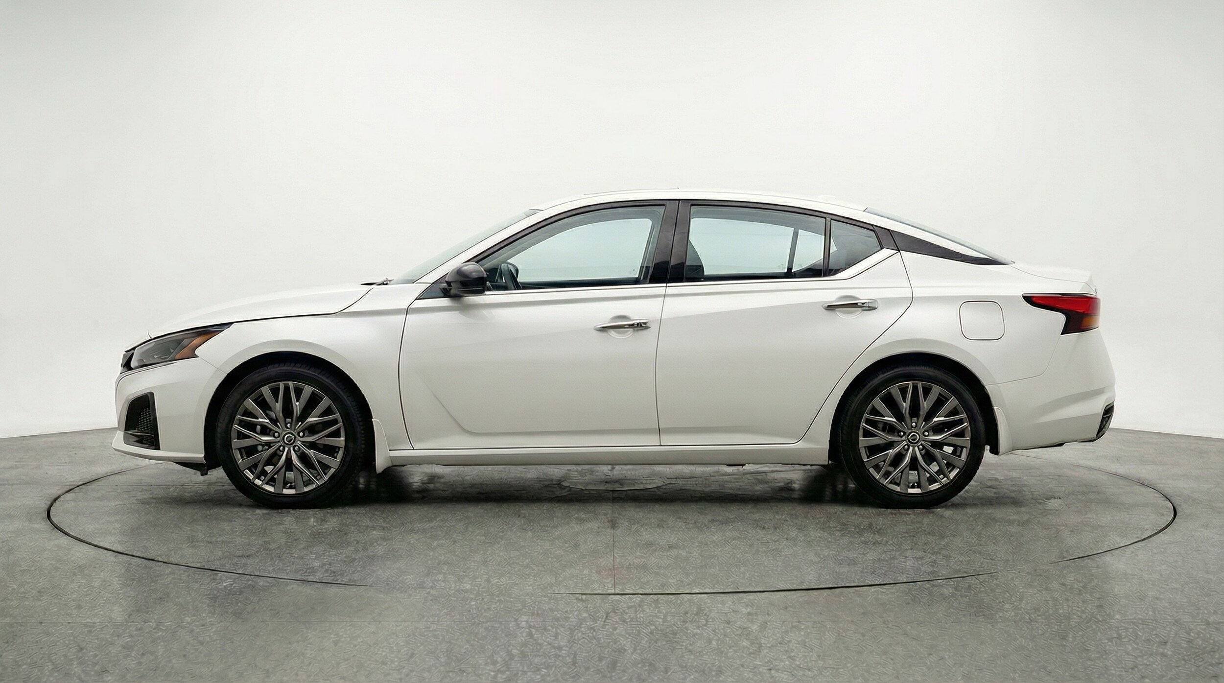 Thumbnail: 2025 Nissan Altima - 4