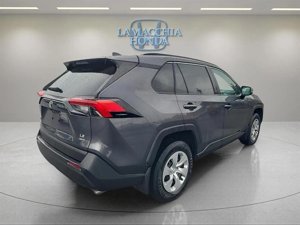 2020 Toyota RAV4 LE photo 2