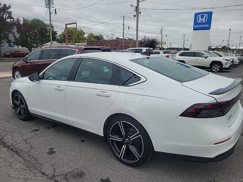 2024 Honda Accord Hybrid Sport photo 2