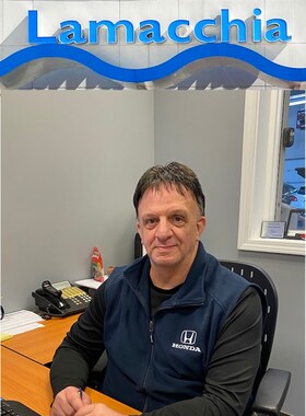 Staff member Mike Barletta from b3533365d0cd