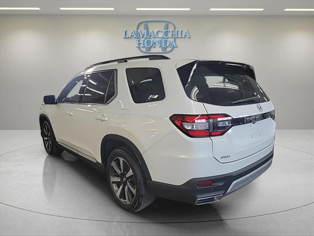Used 2024 Honda Pilot Touring SUV