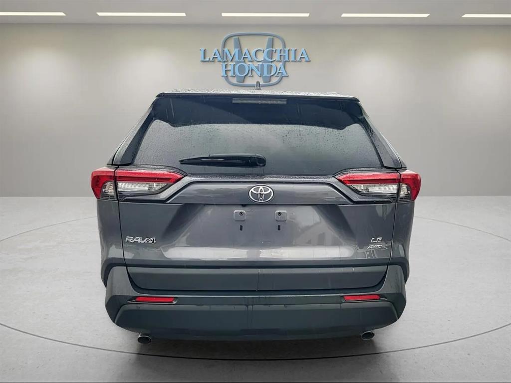 2020 Toyota RAV4 LE photo 3