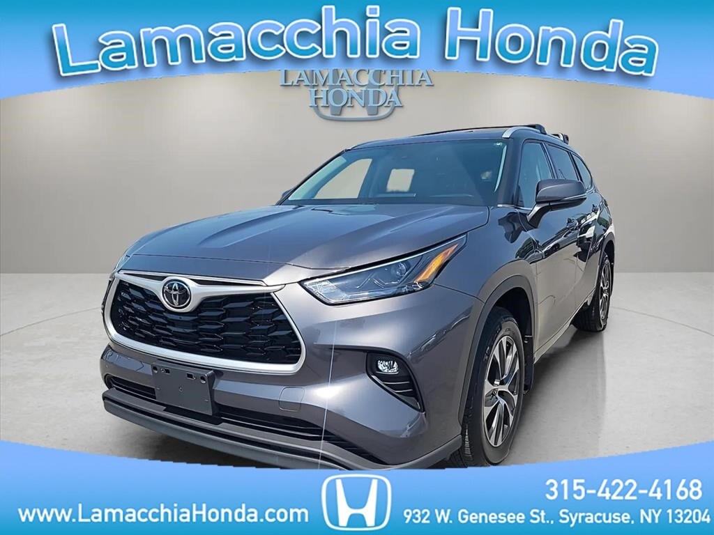 Used 2022 Toyota Highlander XLE SUV