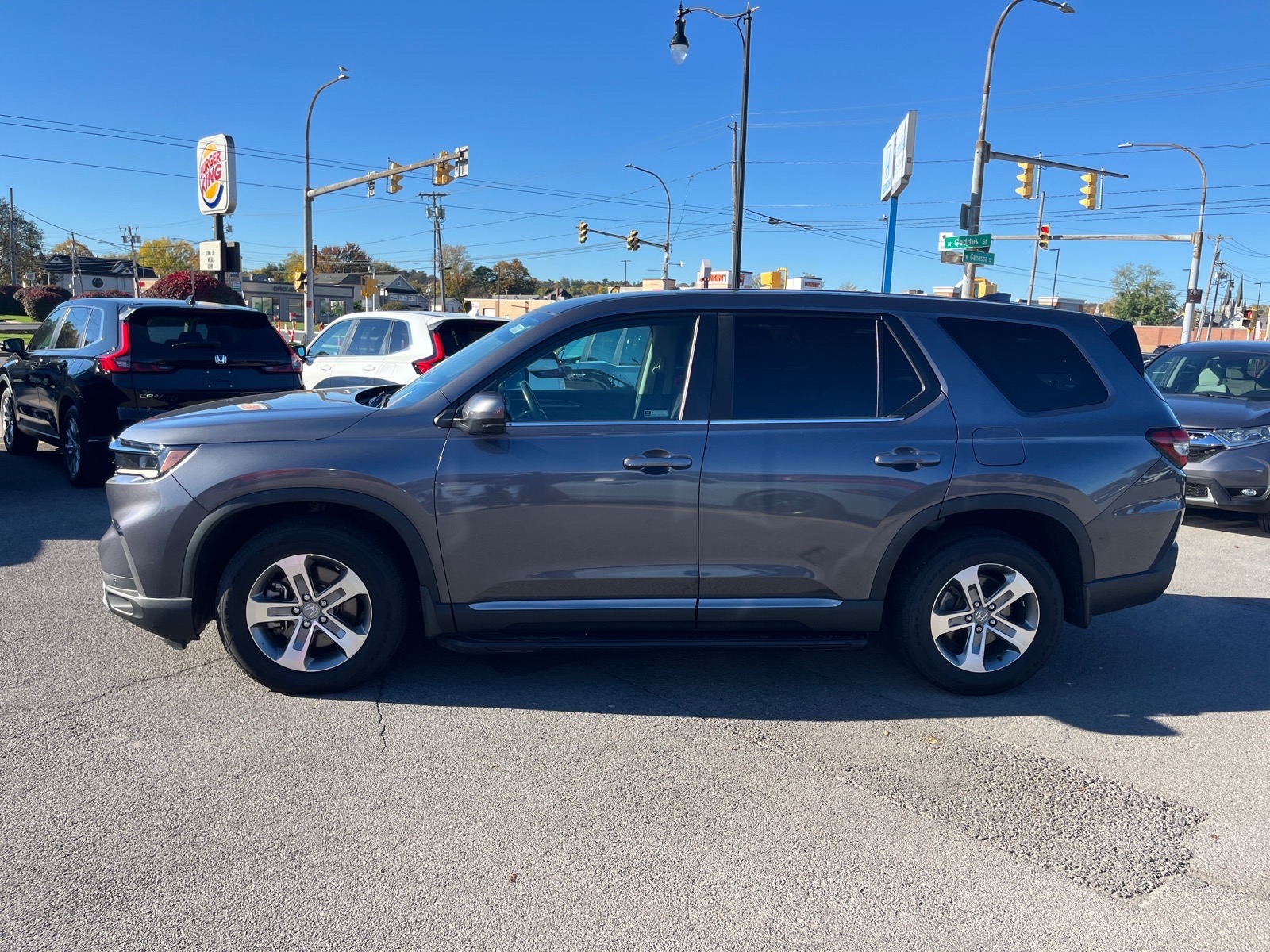 Used 2023 Honda Pilot EX-L 8 Passenger SUV