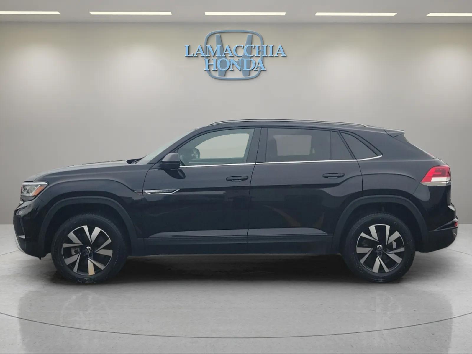 Used 2022 Volkswagen Atlas Cross Sport 2.0T SE SUV