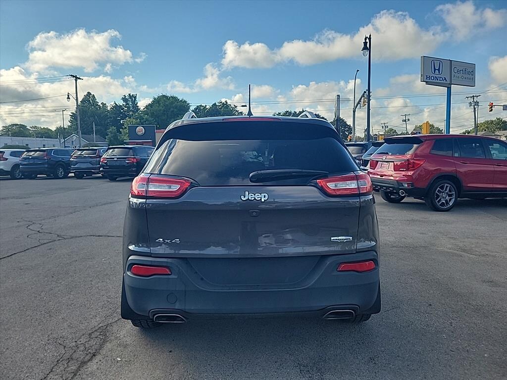 Used 2018 Jeep Cherokee Latitude Plus 4x4 SUV