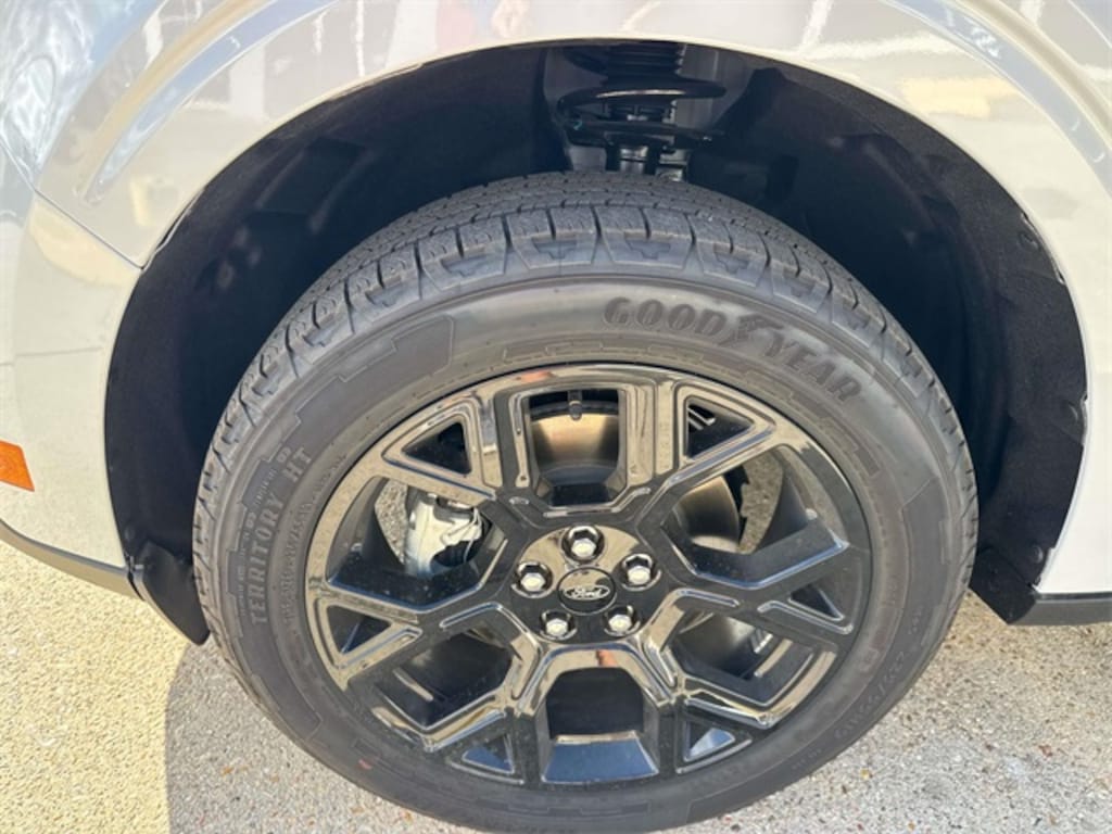 New 2025 Ford Maverick Lariat Truck