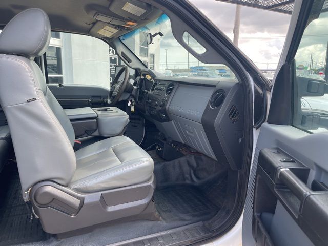 2016 Ford F-550 - Photo 9
