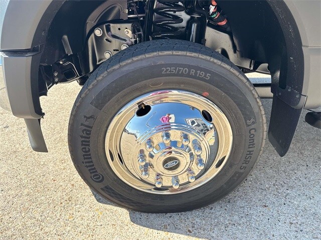 2025 Ford F-550 XL photo 2