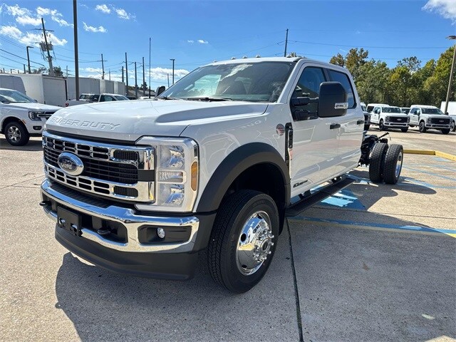 2026 Ford F-450 photo 3