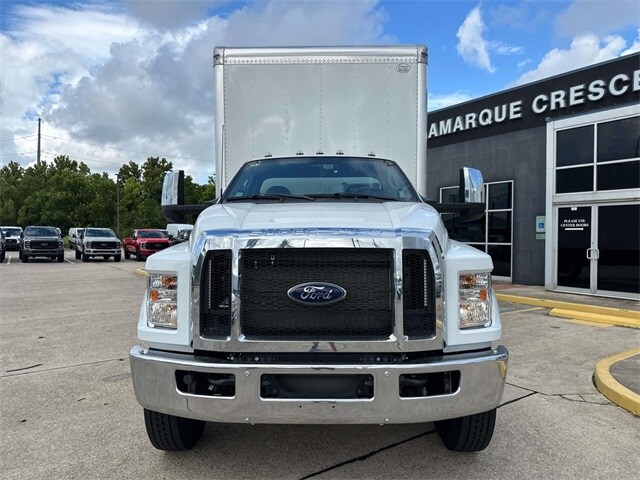 2025 Ford F-750 Base photo 2