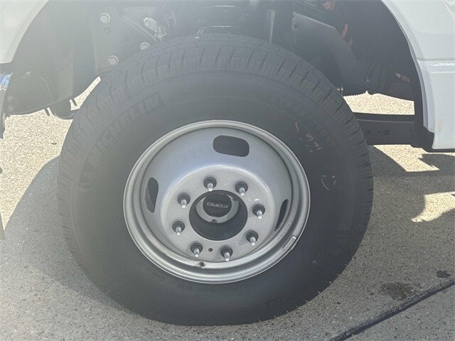 2026 Ford F-350 XL photo 4