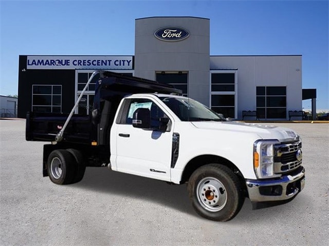 2023 Ford F-350 Super Duty Chassis Cab