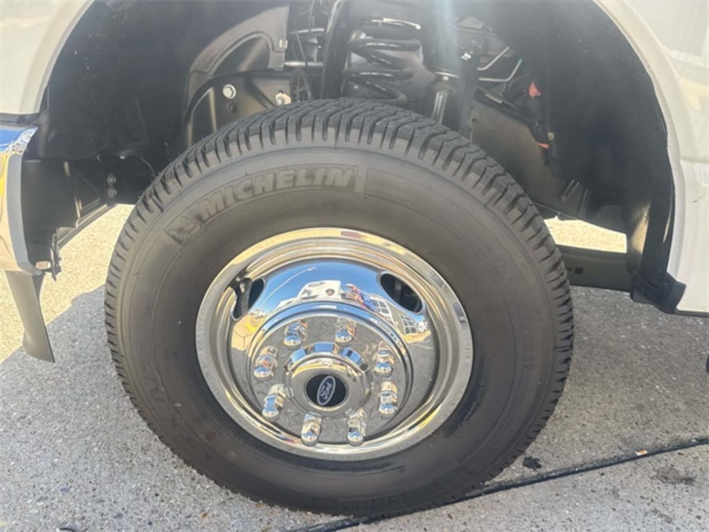 New 2025 Ford F-350SD XL Chassis