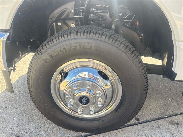 2025 Ford F-350 XL photo 4