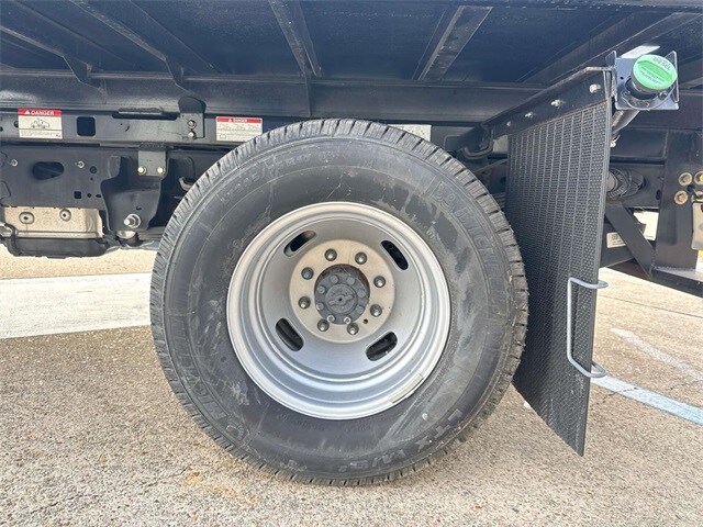 2023 Ford F-350 XL photo 3