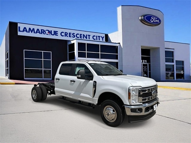 2025 Ford F-350 Super Duty Chassis Cab