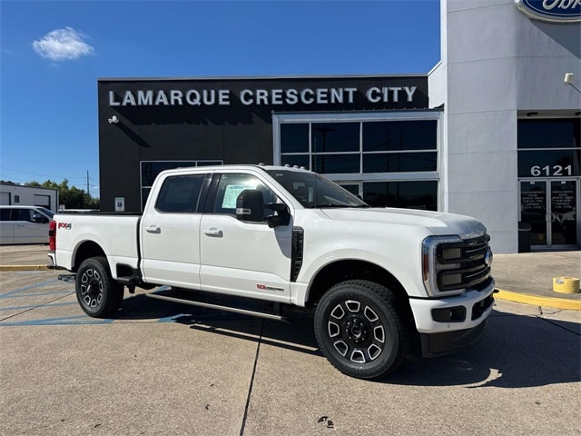 2026 Ford F-350 Super Duty Platinum's photo