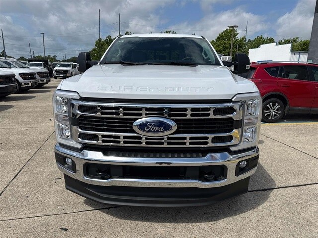 2025 Ford F-350 photo 2
