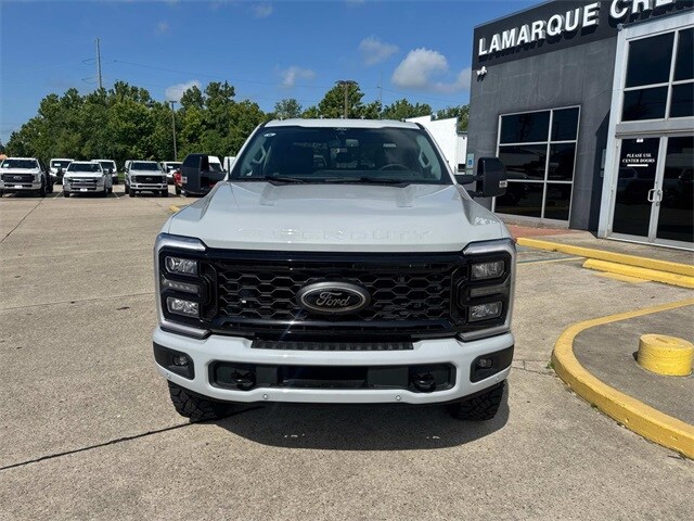 2025 Ford F-350 photo 2