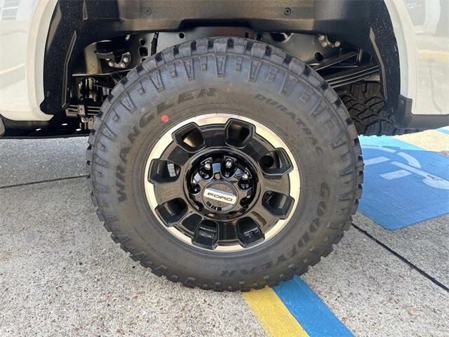 2025 Ford F-350 photo 4