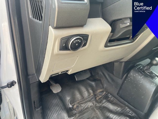 2019 Ford F-350 Super Duty Chassis Cab XL - Photo 27