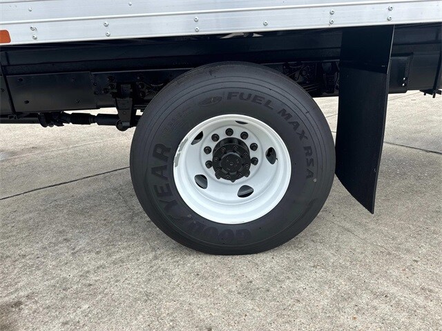 2025 Ford F-750 Base photo 3