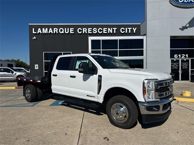 2026 Ford F-350 Super Duty Chassis Cab XL's photo