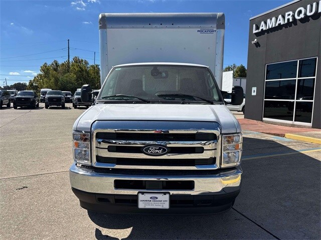 2026 Ford E-450 photo 2