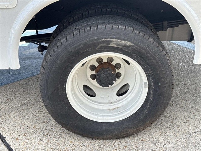 2025 Ford E-350 Base photo 4