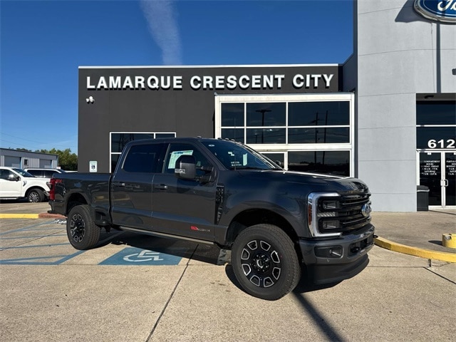 2026 Ford F-350 Super Duty Platinum's photo