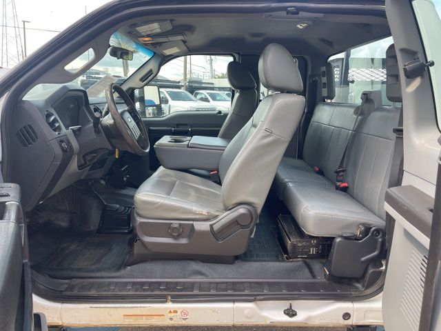 2016 Ford F-550 - Photo 17