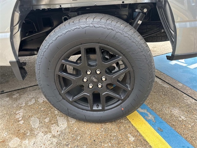 2025 Ford F-150 STX photo 4