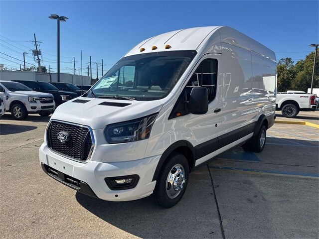 2026 Ford Transit photo 3