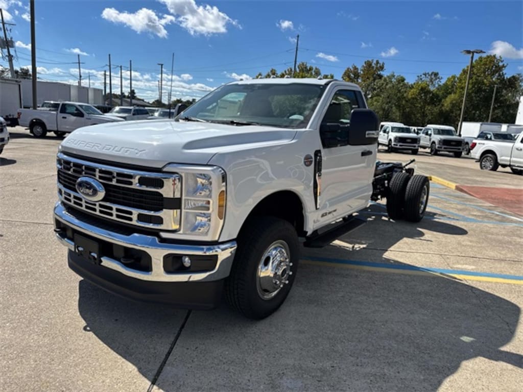 New 2026 Ford F-350SD XL Chassis